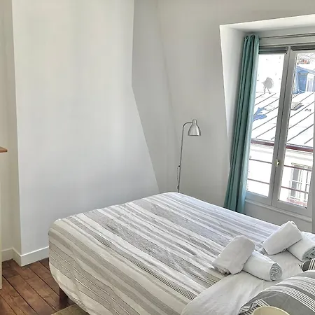 Sunny, Calm With View And Balcony شقة باريس